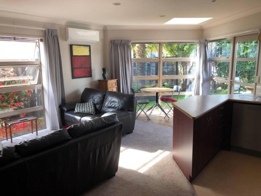 Sunny, Quiet, 2-Bedroom Unit In Fabulous Location! Cambridge Ngoại thất bức ảnh